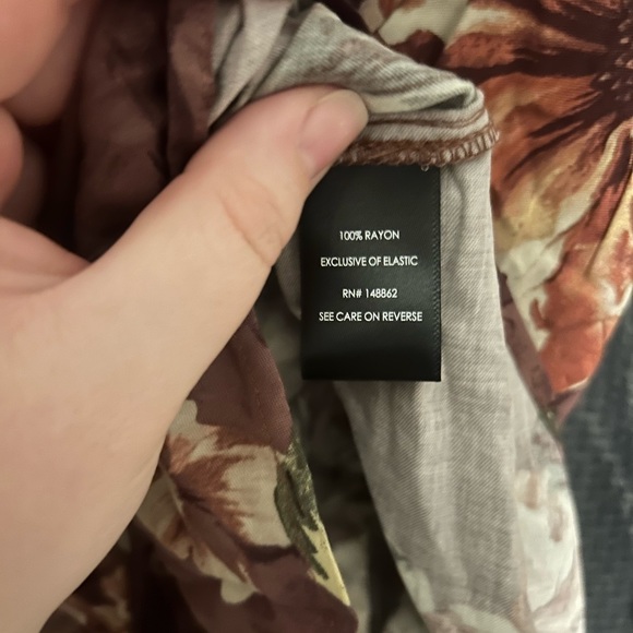 NEW Torrid Pink Floral Blouse 1X - Picture 8 of 10